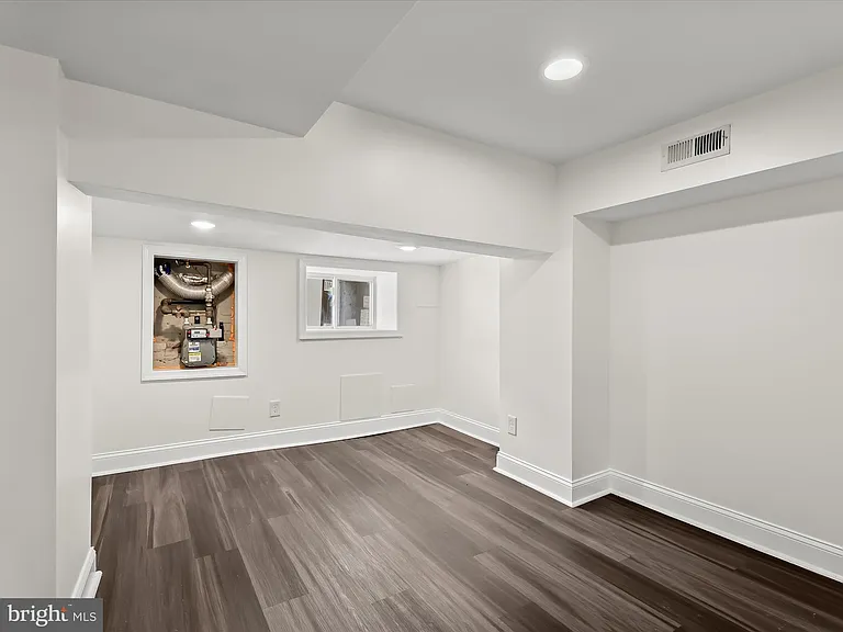 404 N Robinson St — Photo 33