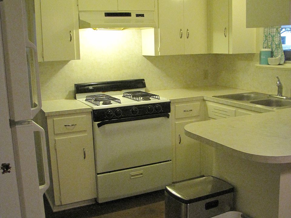 Efficiently designed kitchen with pantry