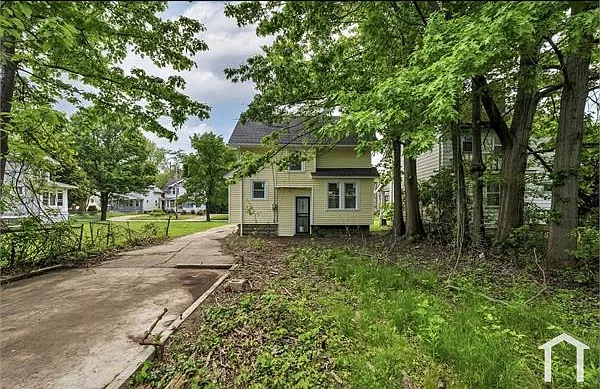 3 bed, 1175 sqft, $1,559 — Photo 3