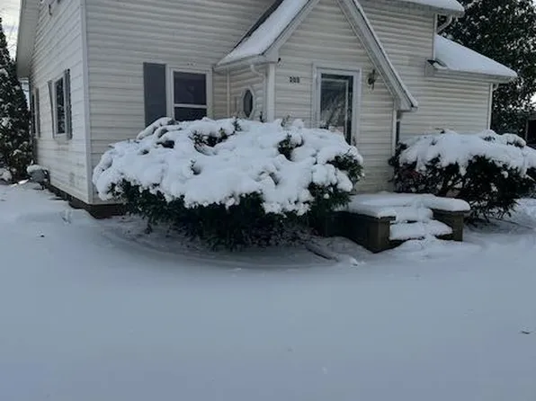 203 W Main St, Mayville, MI 48744