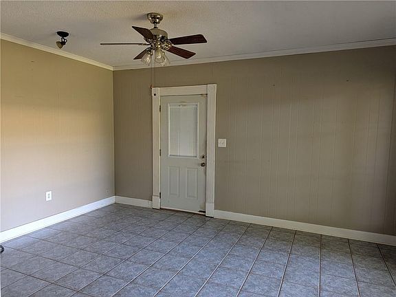 4th image of 125 Fayette Cir