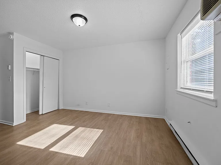 2415 Vesson Ave — Photo 9