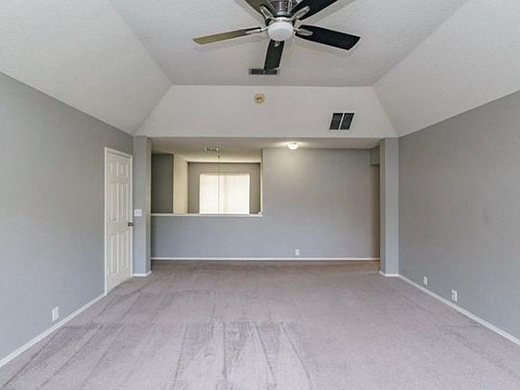3rd image of 4705 Cadillac Blvd