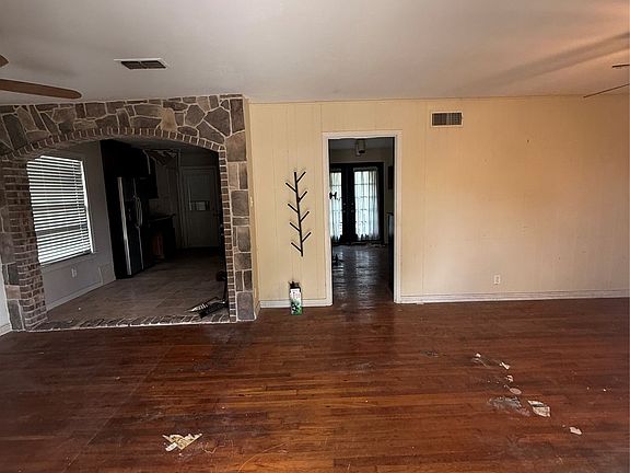 2nd image of 4809 S Ridge Ter