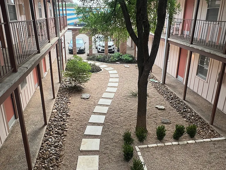 Bonaventure — Photo 38