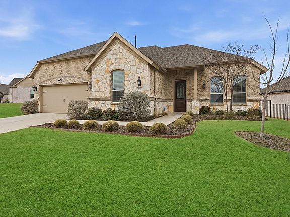3rd image of 831 Rio Vista Ln