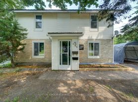 121 7th St, Midland, ON