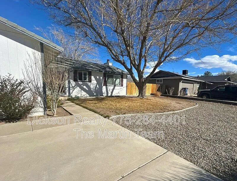 415 Sycamore St photo 1