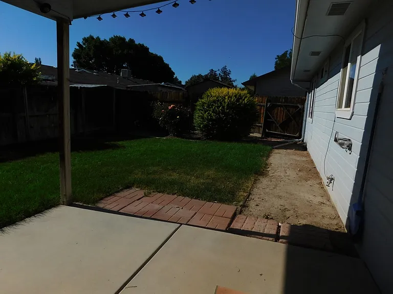 579 Darby Dr — Photo 18