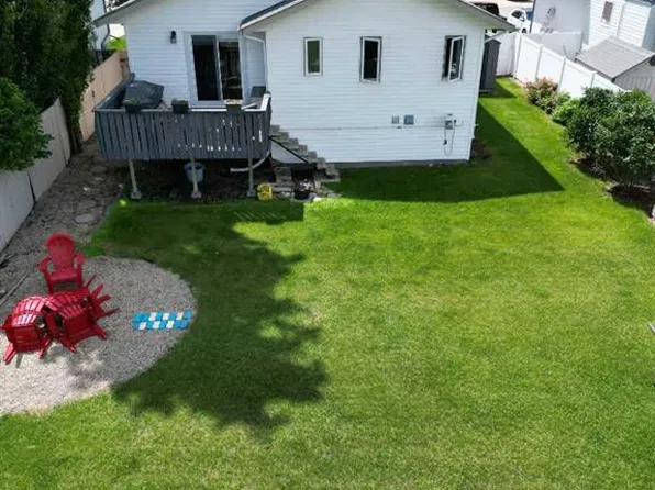 4 S Willow Point, Drumheller, AB T0J 0Y5