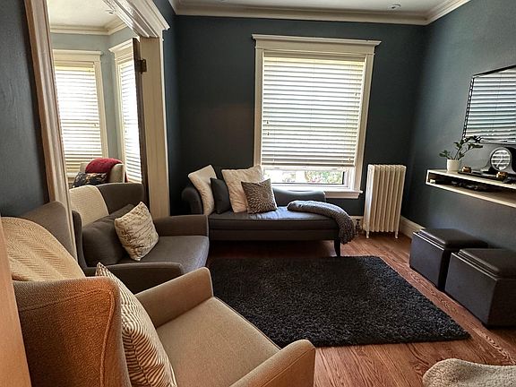3rd image of 3808 N Pine Grove Ave APT 3S