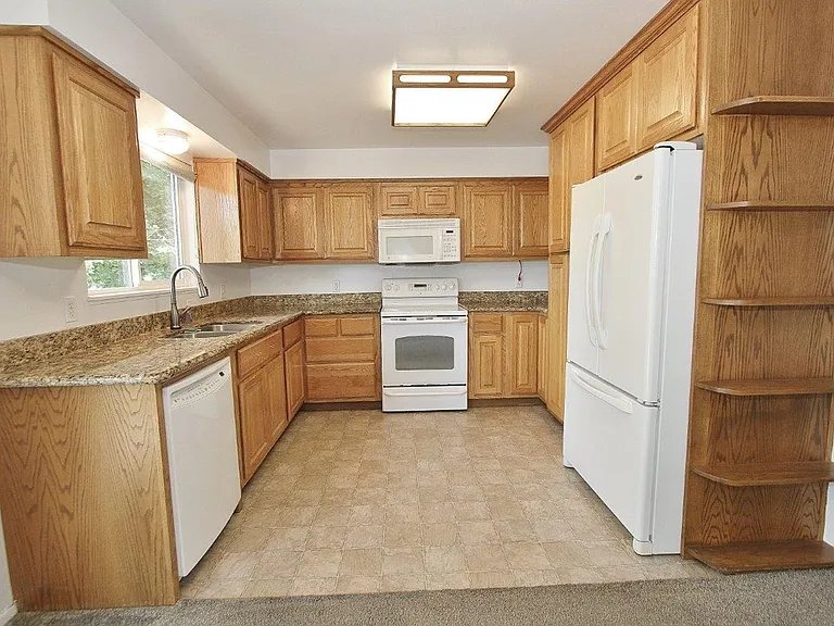 102 View Cir — Photo 8