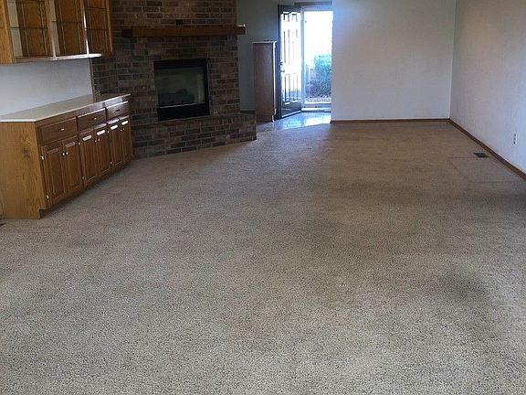5th image of 521-523 E Rogers Dr
