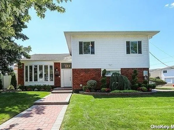 668 Jackie Lane, Baldwin, NY 11510