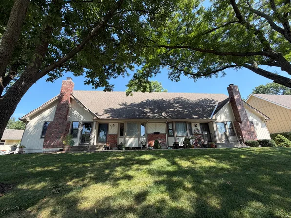 111 SW Donovan Rd, Lees Summit, MO 64063