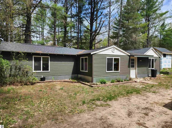 230 E Bear Lake Rd NE, Kalkaska, MI 49646