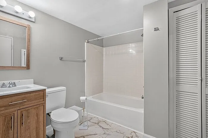 256 S Washington St #BASEMENT — Photo 12