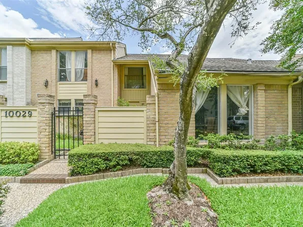 10029 Kemp Forest Drive, Houston, TX 77080