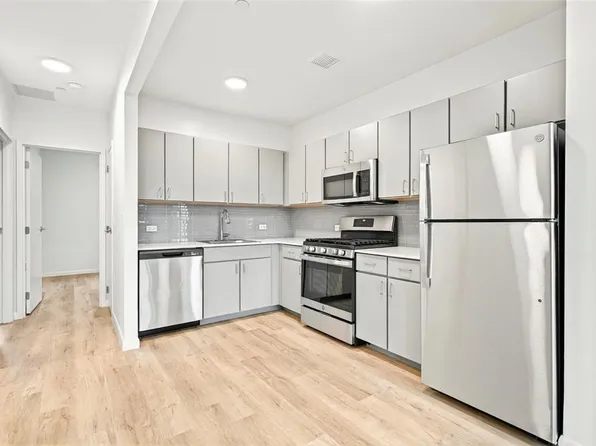 1731 Lacombe Avenue image 17 of 28