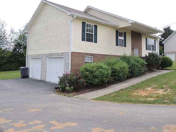 2nd image of 1127 Barker Dr
