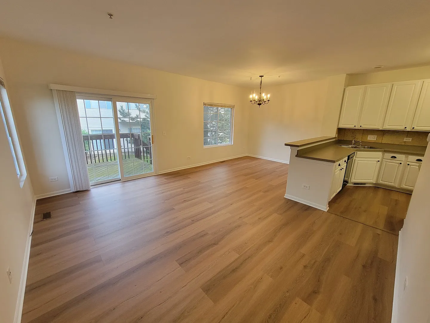 3 bed, 1.5 bath, 1779 sqft, $1,900 — Photo 2