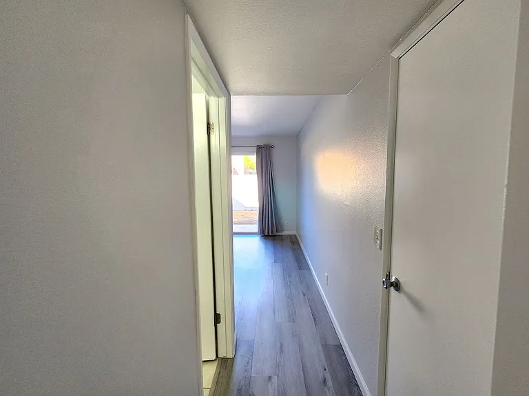 1168 E Cochise Dr — Photo 12