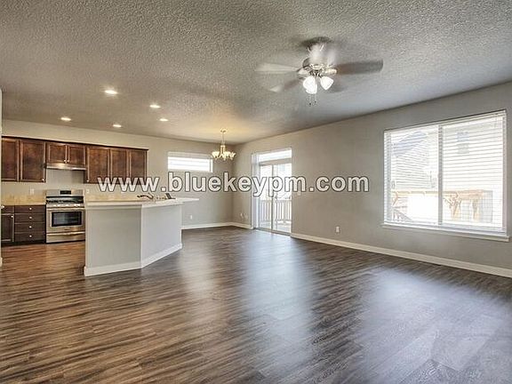4th image of 5720 NE 47th St