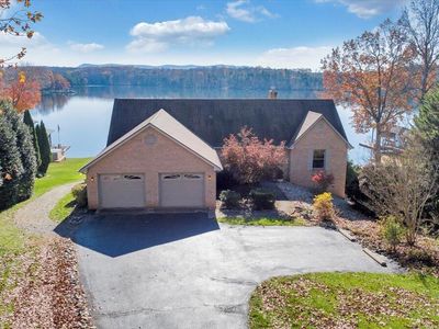 206 Park Shores Cir, Moneta, VA, 24121