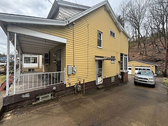 5th image of 210 Provost Rd
