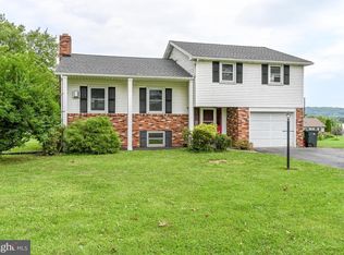 96 Reinholds Rd, Reinholds, PA 17569