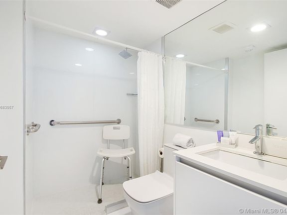 5th image of 285 Sunrise Dr #107