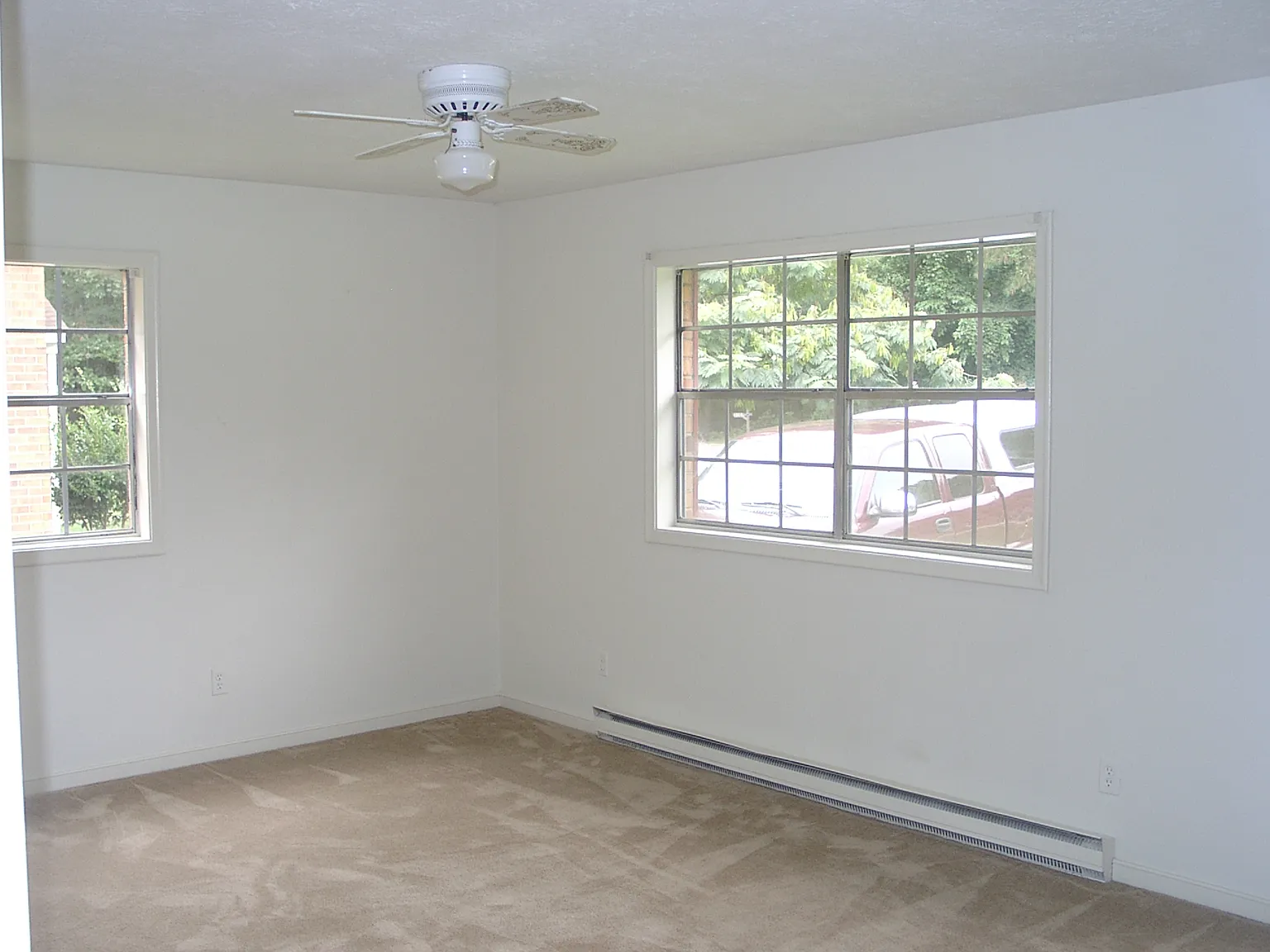 2 bed, 1000 sqft, $1,200 — Photo 3