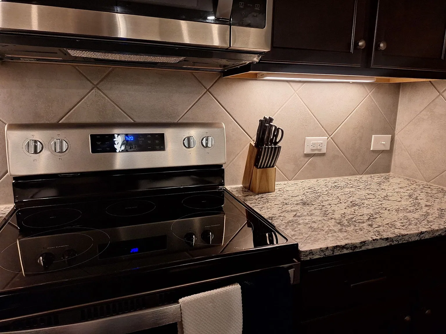 1229 Freeman View Dr — Photo 3