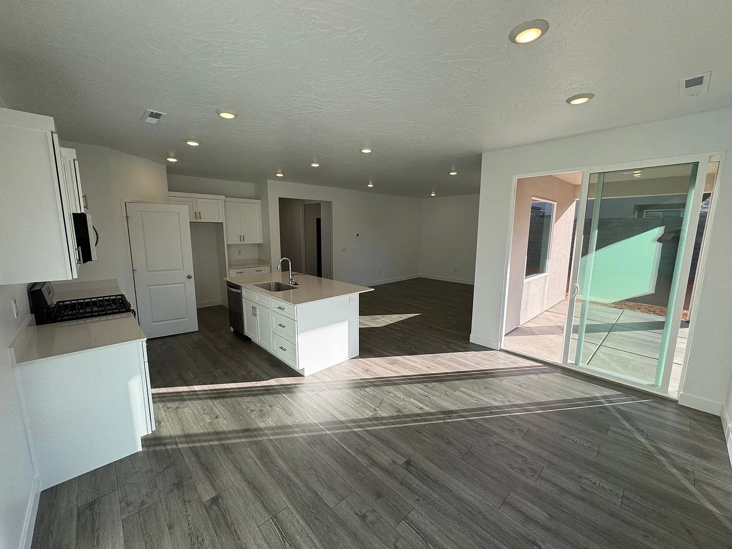 Price Reduced!! 4 Bed Home With Office In Starr Springs At Long Valley Washington Home — Photo 3