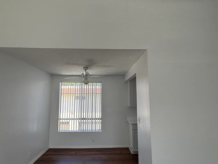 Huntington Harbour Villas — Photo 36