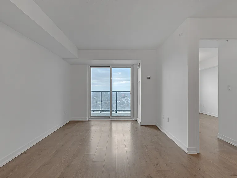 1410 Dupont St — Photo 10