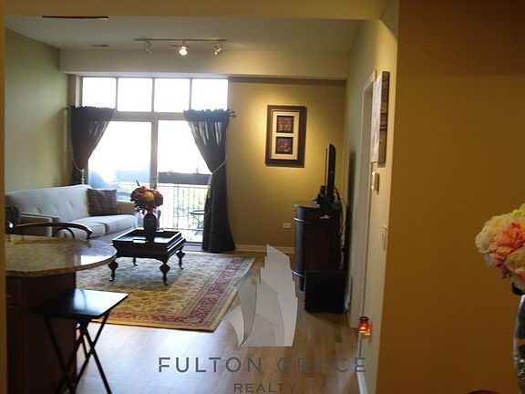 5th image of 1935 S Archer Ave #524F