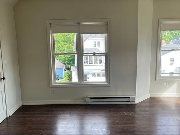 4th image of 82 Alexander St APT 1
