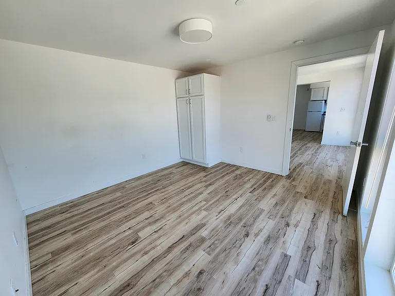 Russo Apartments — Photo 38