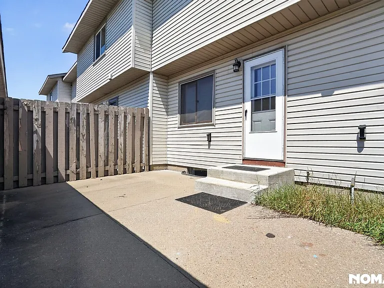 16112 Foliage Ave W — Photo 9