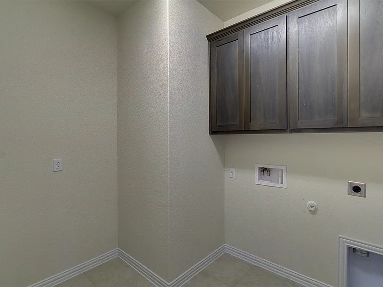 8729 Belknap Rd — Photo 16