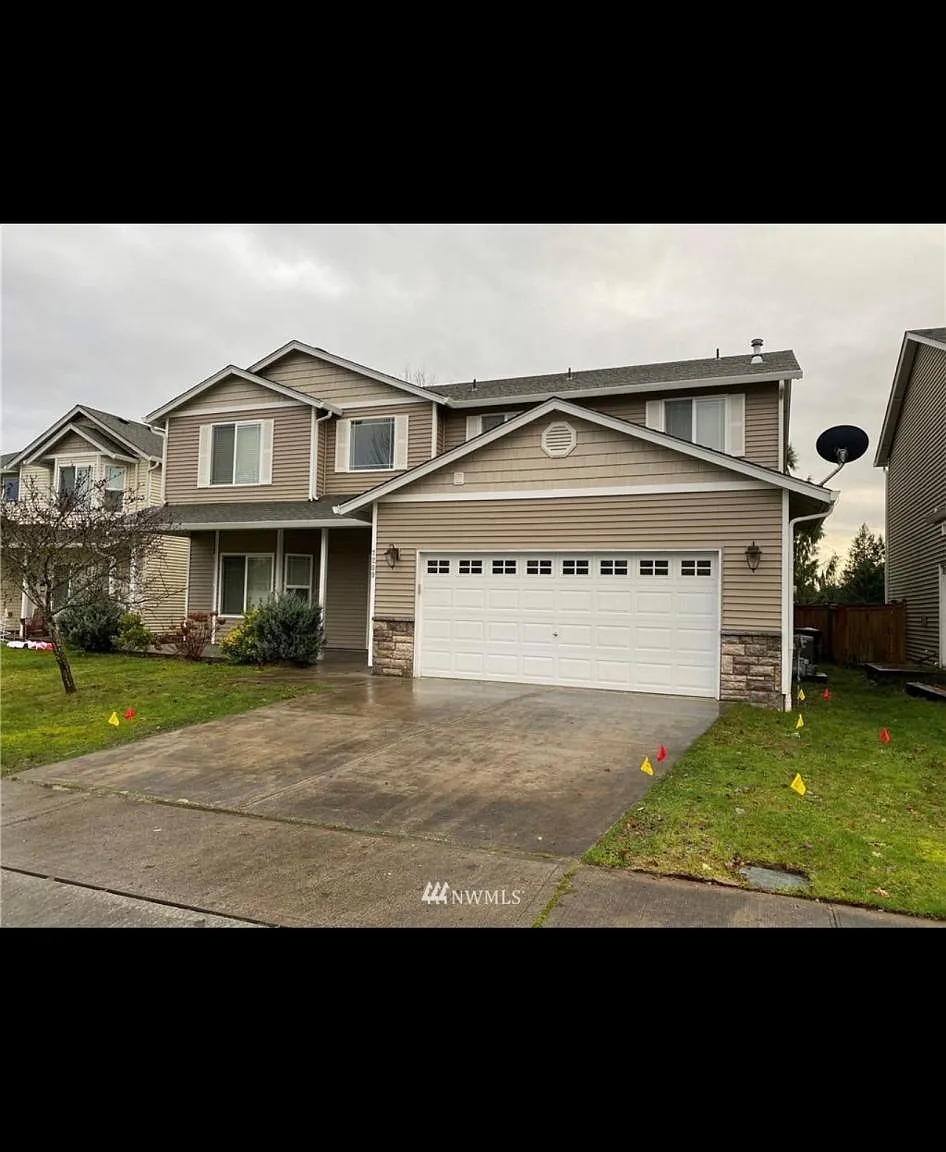 7209 33rd Ave NE — Photo 1