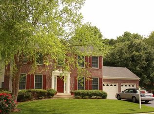 8009 Oak Bridge Ln, Fairfax Station, VA 22039