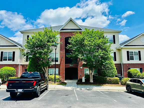 3rd image of 2801 Bloomfield Lane Unit 202