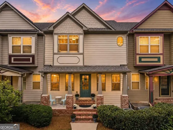 405 Royal Crescent Ln E, Canton, GA 30115