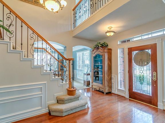 Beautiful entryway!