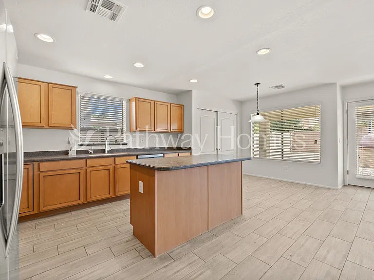 41166 W Sanders Way — Photo 7