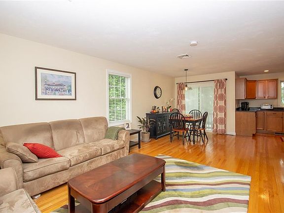 5th image of 74 Ash St Unit 1