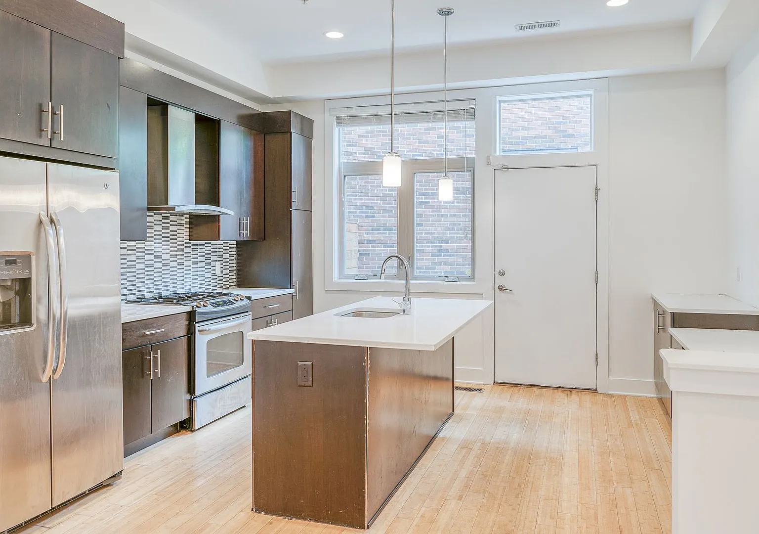 Northern Liberties Townhome with Parking — Photo 2