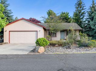 2279 NE Edgewater Dr, Bend, OR 97701